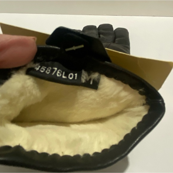 Wilson's Leather Pelle Studio Womens M Black Leather Gloves Rabbit Fur Lined NWT - Picture 7 of 9